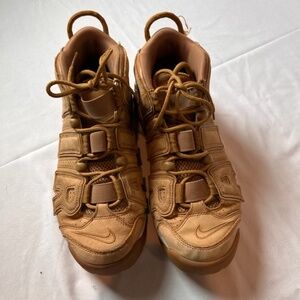 Men's tan Nike air size 8 1/2